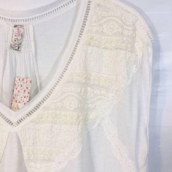 Free People Abigail Tee White Lace Embroidered V-Neck Boho Top - Size XS - Picture 7 of 7